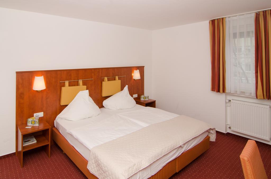 Hotel -Restaurant Taormina Birkenfeld  Luaran gambar