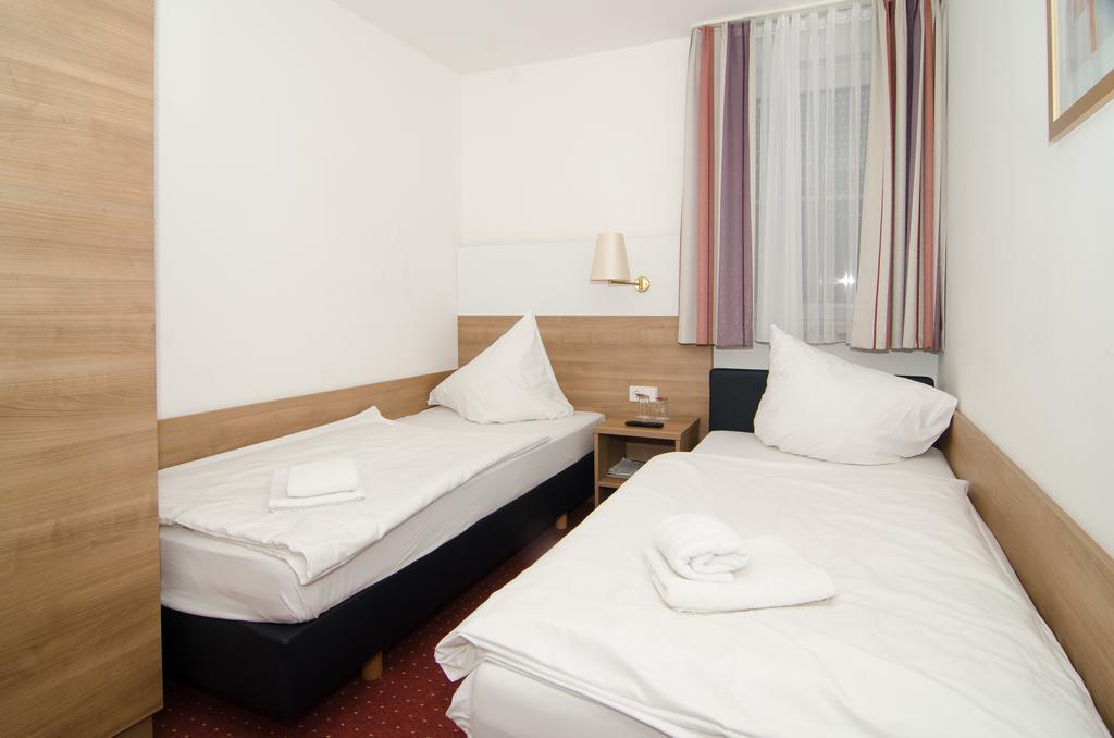 Hotel -Restaurant Taormina Birkenfeld  Luaran gambar